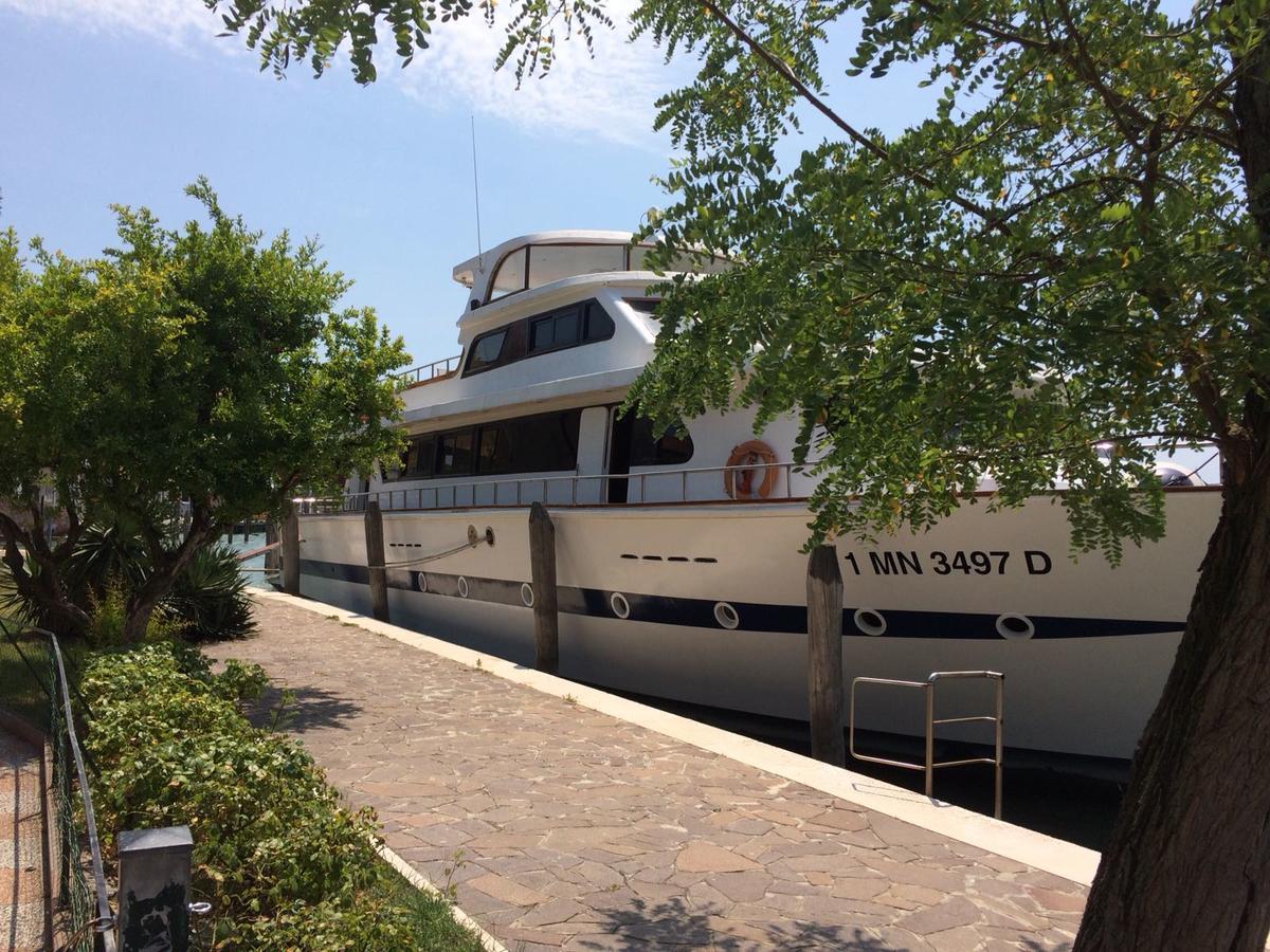 Yacht Sarah Venezia Hotel La Giudecca Exterior photo